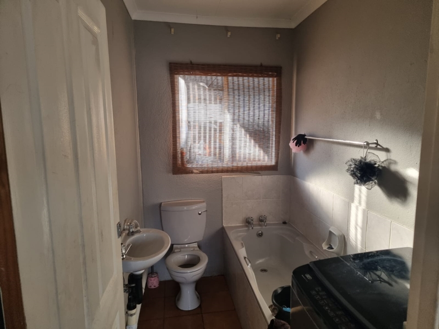 3 Bedroom Property for Sale in Tlhabane North West